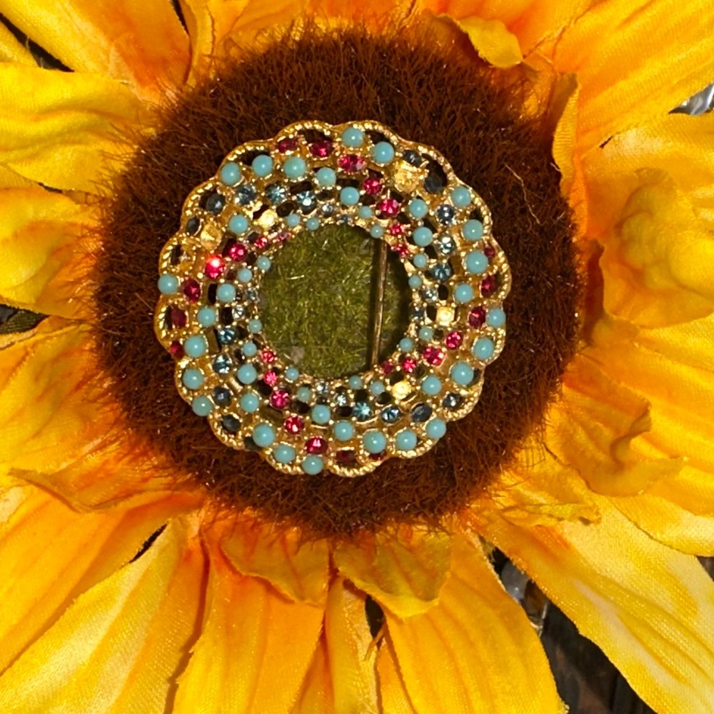 Vintage Signed SARAH COVENTRY Goldtone Rhinestone/Faux Turquoise Wreath Brooch - Picture 2 of 4